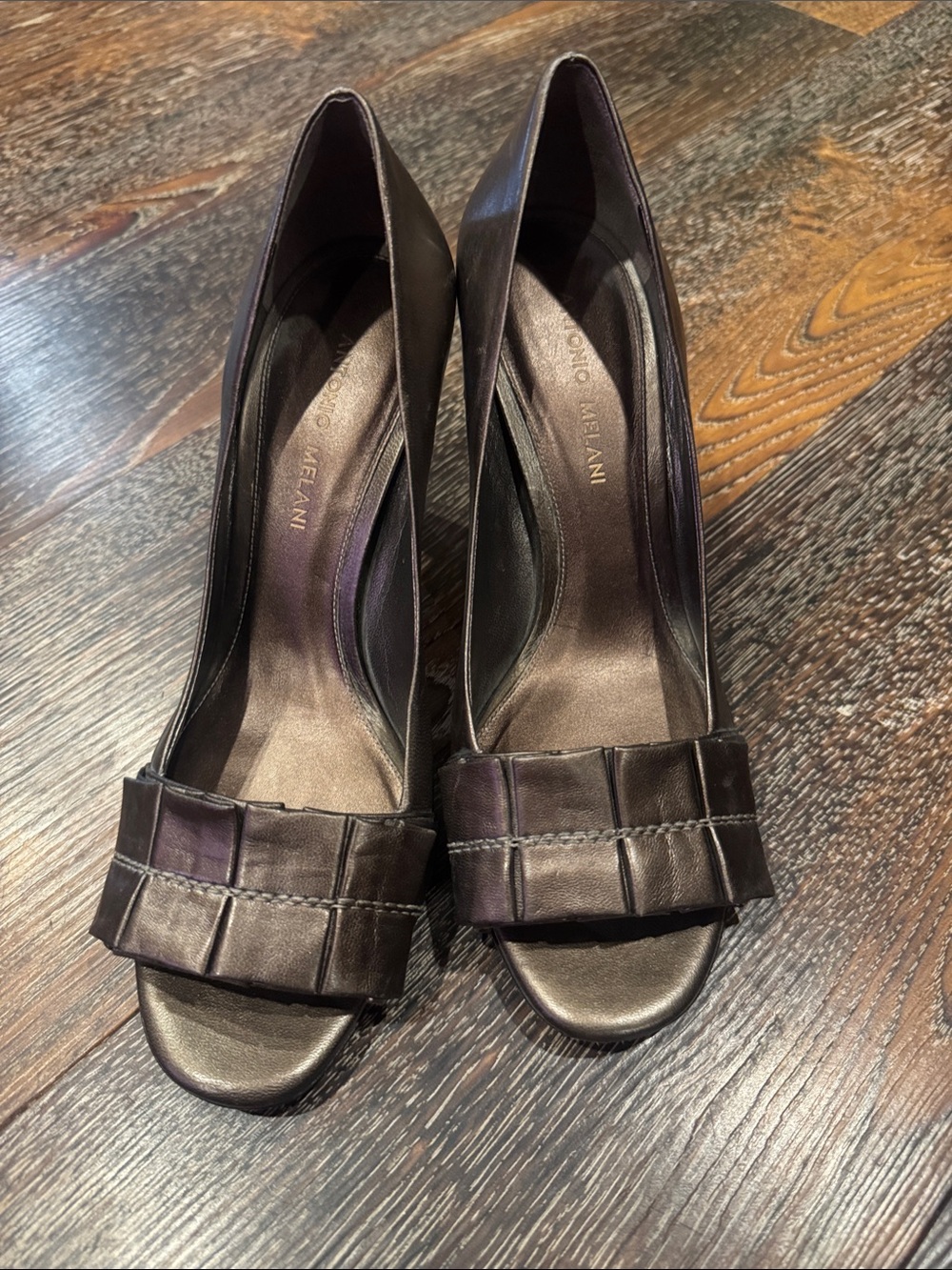 Women's Black Leather Peep-Toe Pumps